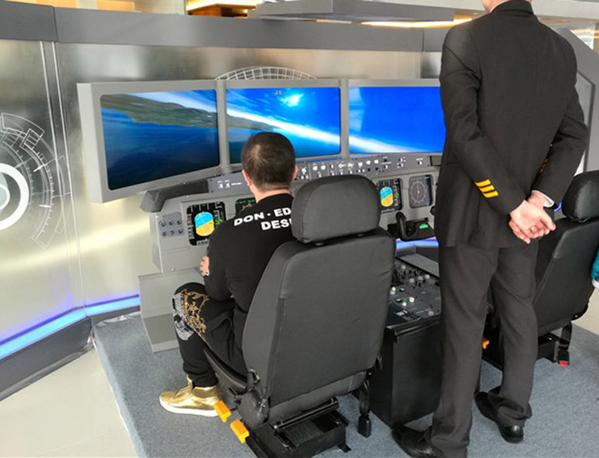 互动电影儿童职业体验空客飞行模拟器.jpg