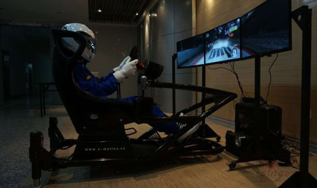 柳河互动电影动感模拟赛车